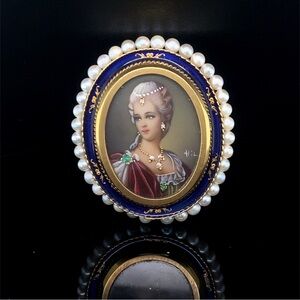 Elegant Italian Lady Portrait Pearl Pendant By Corletto